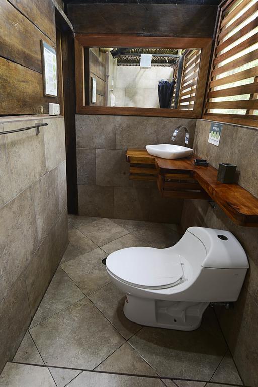 Jamu Lodge Puerto Montufar Oda fotoğraf